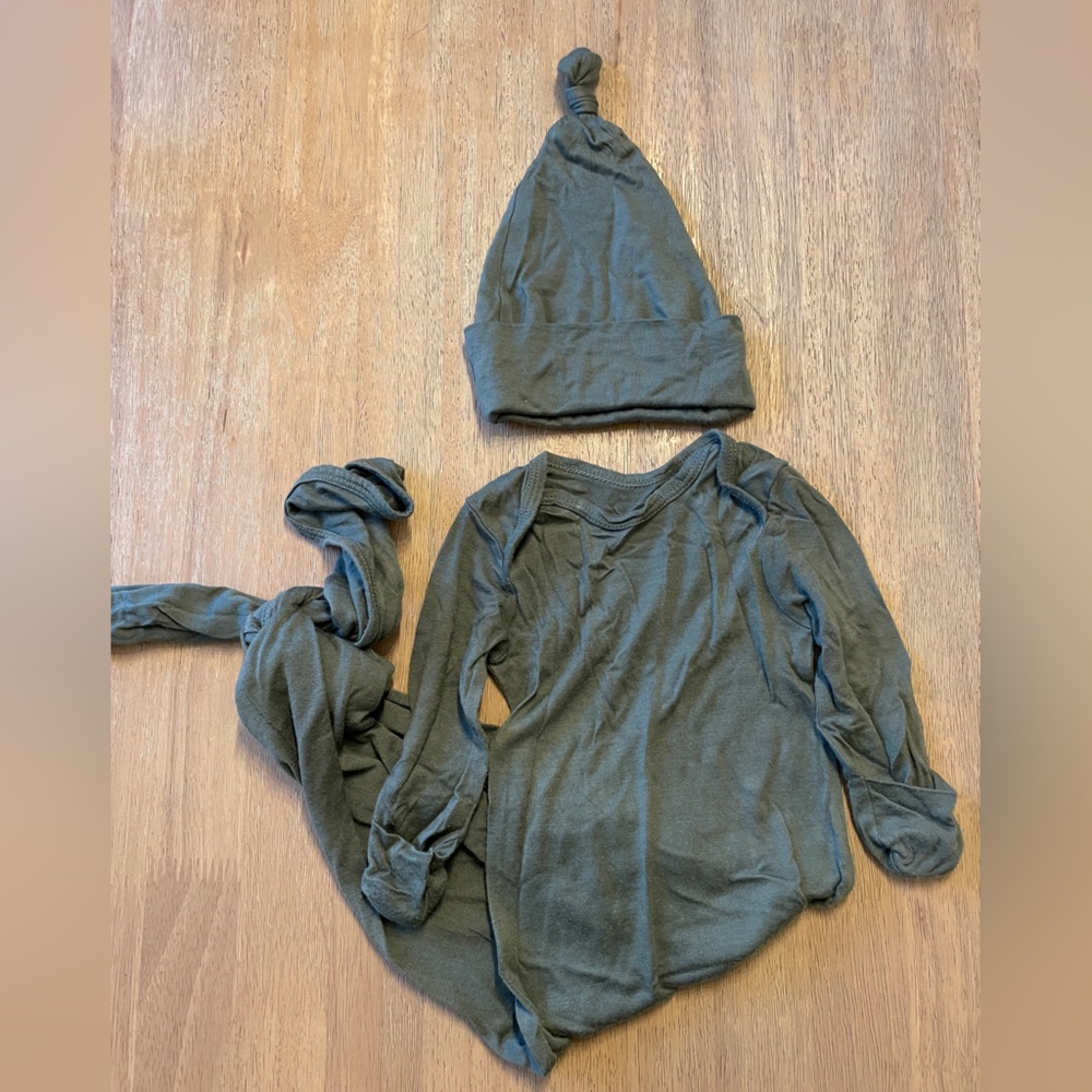 Solly Baby Knotted Gown and Hat